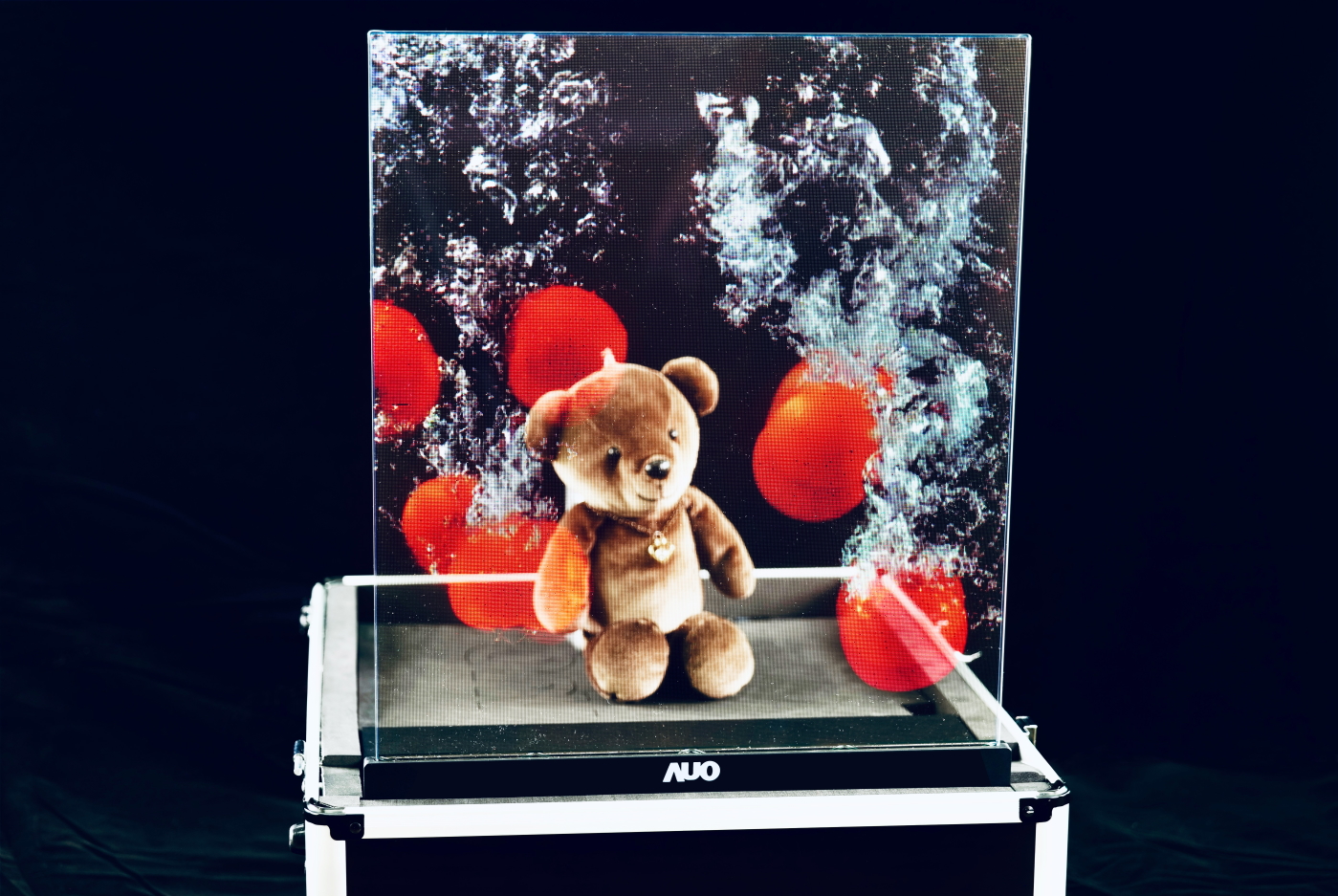 ���_(d��)�I(l��ng)���аl(f��)Micro LED͸���@ʾ�����߂�ߴ�͸�����@��������������ƴ��֮���ԣ��ɑ�(y��ng)����ǻ��Ƅ�(d��ng)���ǻ��������̘I(y��)չʾ�ȶ�Ԫ����